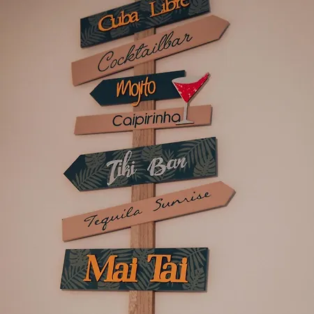 Chic Duplex In Historic Center & Netflix *