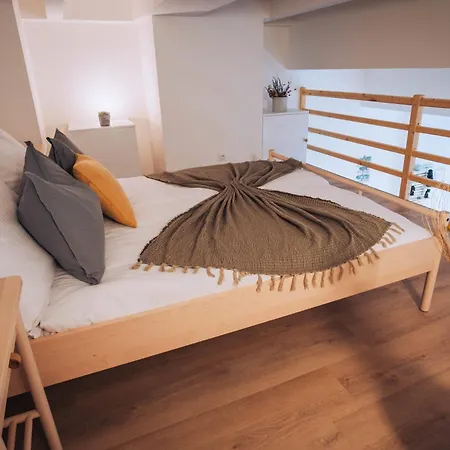 Chic Duplex In Historic Center & Netflix *